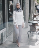 Tips Fashion Hijab White On White