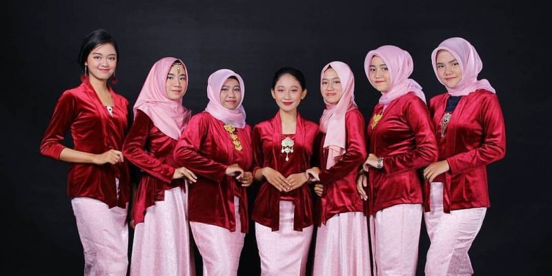 Tips Padu Padan Fashion Dengan Kebaya Kutu Baru