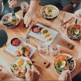 10 Tempat Dinner Romantis di Kota Paris Van Java