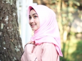 Tips Padu Padan Fashion Hijab Dengan Warna Cerah Ceria