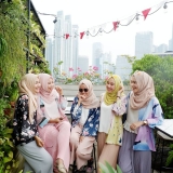 Tips Fashion Hijab Dengan Sentuhan Accesories Namun Tetap Terlihat Tidak Berlebihan