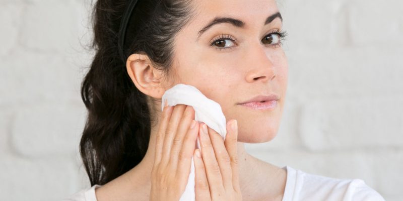 8 Penyebab Wajah Bruntusan dan Gatal Paling Sering Terjadi