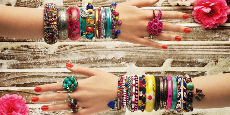 Tips Memakai Accesories Agar Tidak Terlihat Berlebihan